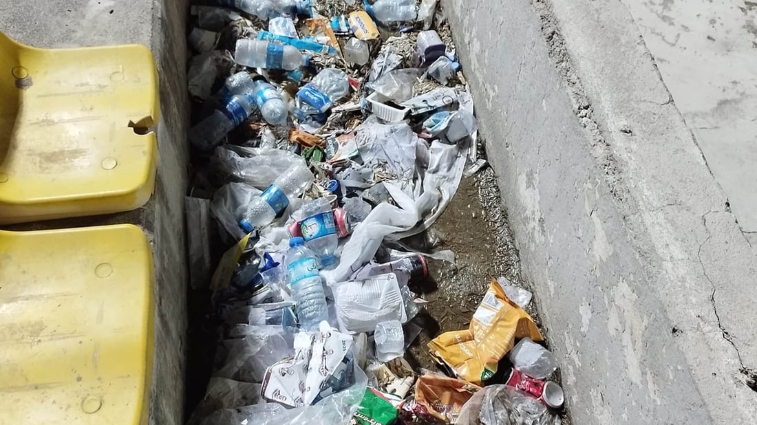 لە یاریگای هەولێر نزیکەی تۆن و نیوێک زبڵ و خاشاک کۆکرایەوە