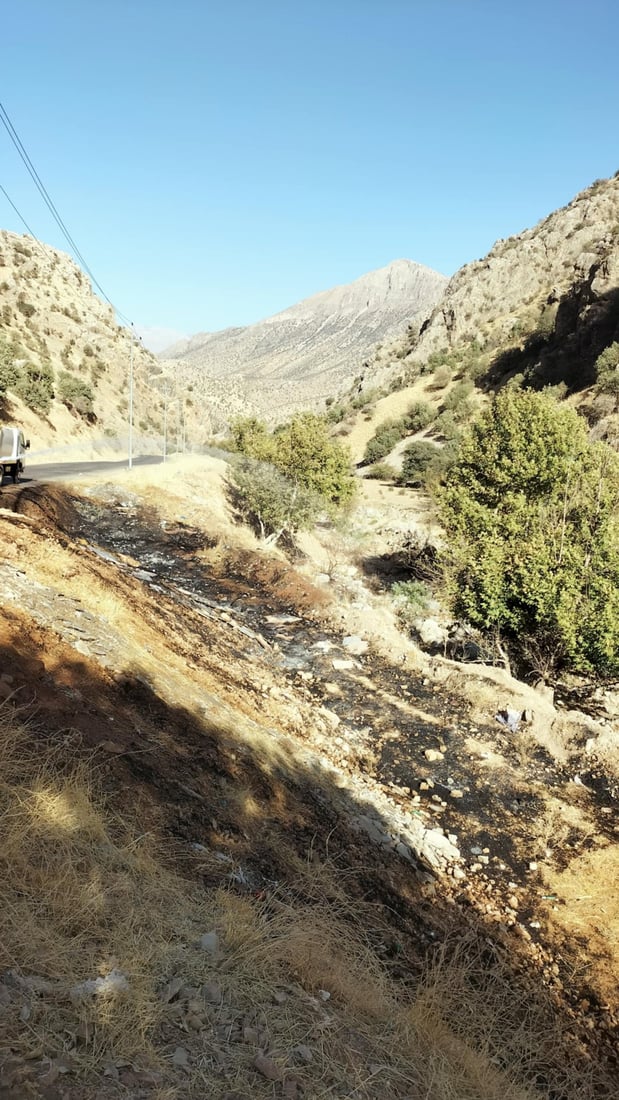 فڕێدانی زبڵ و خاشاك لەسەر رێگای گوندى دەرگەڵە سزای بۆ داندراوه‌