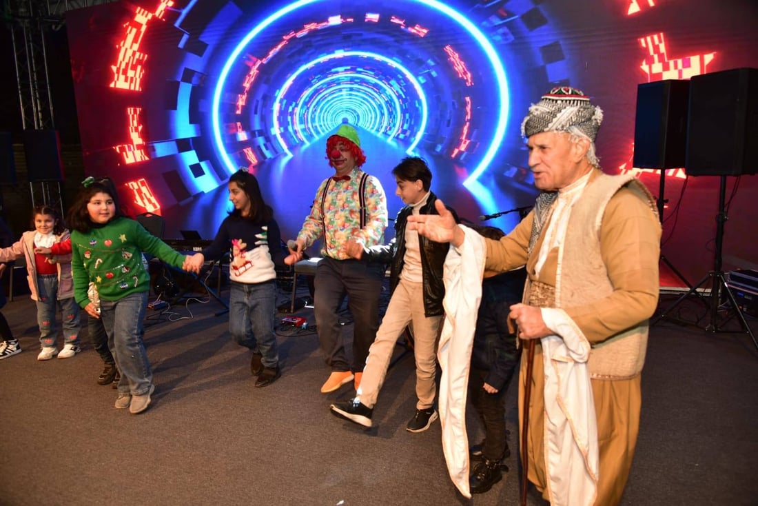 مام عەوڵا و نونو منداڵانیان خەنی كرد