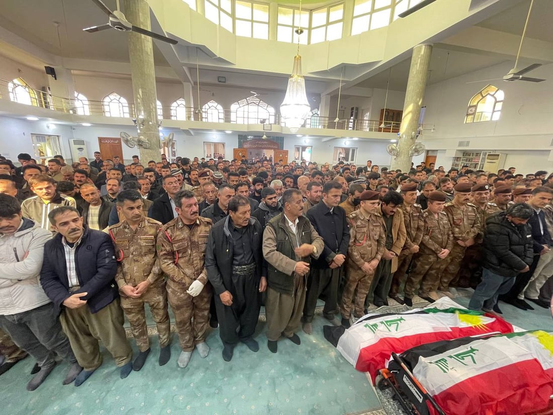 صور: وصول جثامين الخبراء الـ 3 إلى مسجد سامي گردي وسط أربيل