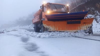 Group of tourists stranded in north of Erbil due to heavy snowfall