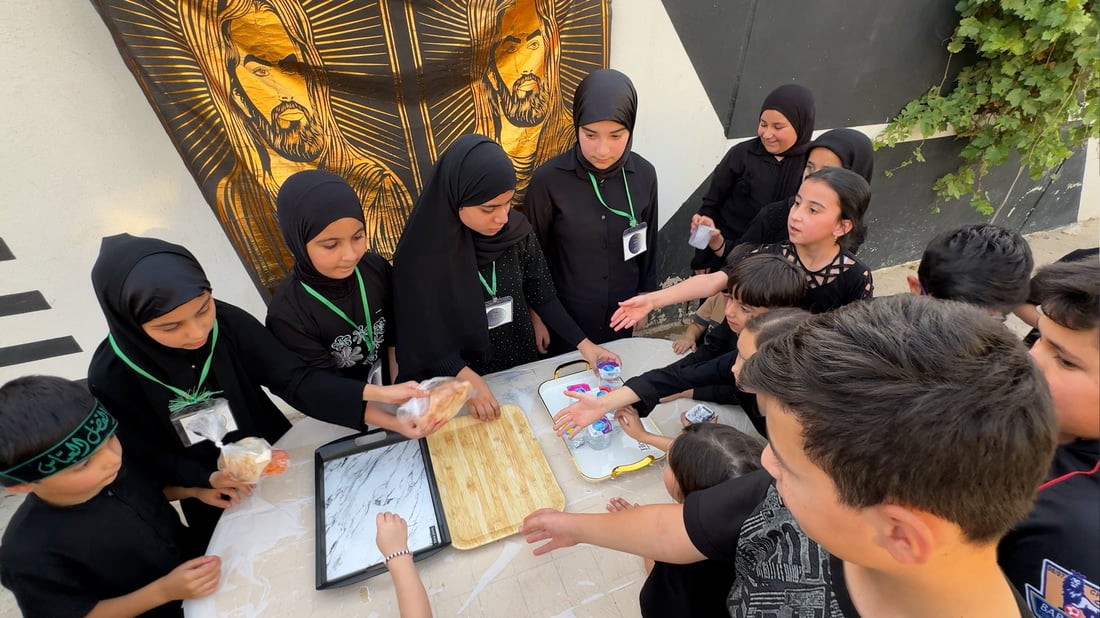 صغيرات برطلة يفتحن حصالة المدخرات وينفقن على حب الحسين (فيديو)