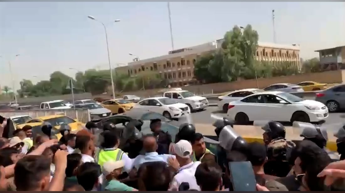 طالبوا بالتعيينات.. الأمن يطوق تظاهرة لأصحاب الشهادات العليا والأوائل في بغداد