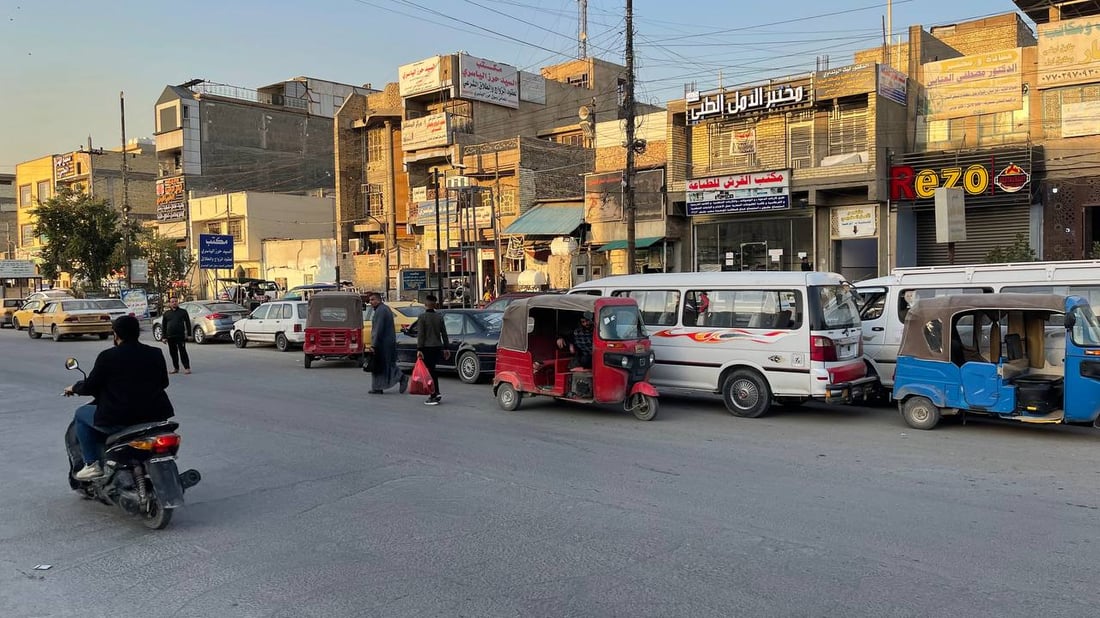 صور: مجهولون يجمعون الأموال في كراج عشوائي على طريق سوق مريدي وبلدية الصدر تتوعد