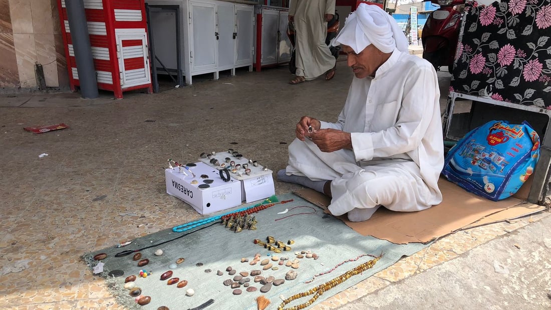 صور من سوق العشار: عادت عربات الـ”نومي بصرة” وانتهت “صفنة” رمضان والعيد