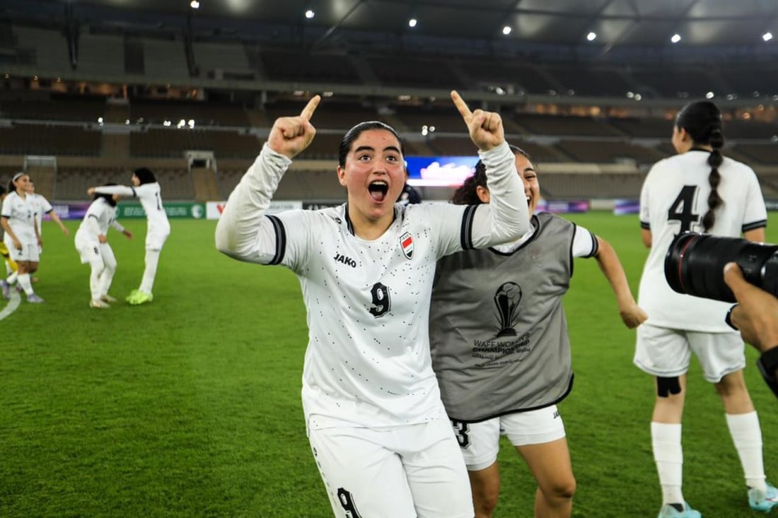 صور مفرحة من ملعب جدة.. سيدات العراق يحتفلن بالمركز الثالث لبطولة غرب آسيا