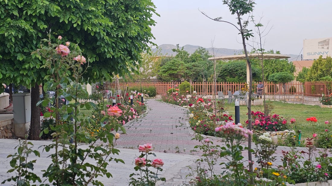 سەنتەرێک بە خزمەتگوزاریی بێبەرامبەرەوە باوەشی بۆ خانەنشینانی کۆیە کردووەتەوە