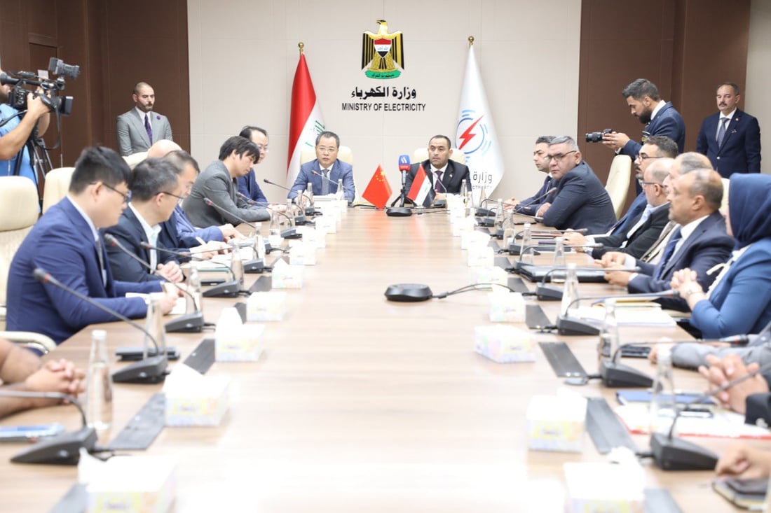 العراق يوقع 4 عقود مع شنغهاي الصينية لإنشاء محطات كهربائية في 3 محافظات