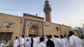 فيديو: جامع الرشيدية في الزبير يكتظ بالمصلين والصفوف امتدت إلى الشوارع