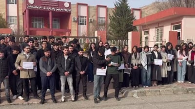 خوێندکارانی پۆلی 12ـەی ئامادەیی گردبوونەوە