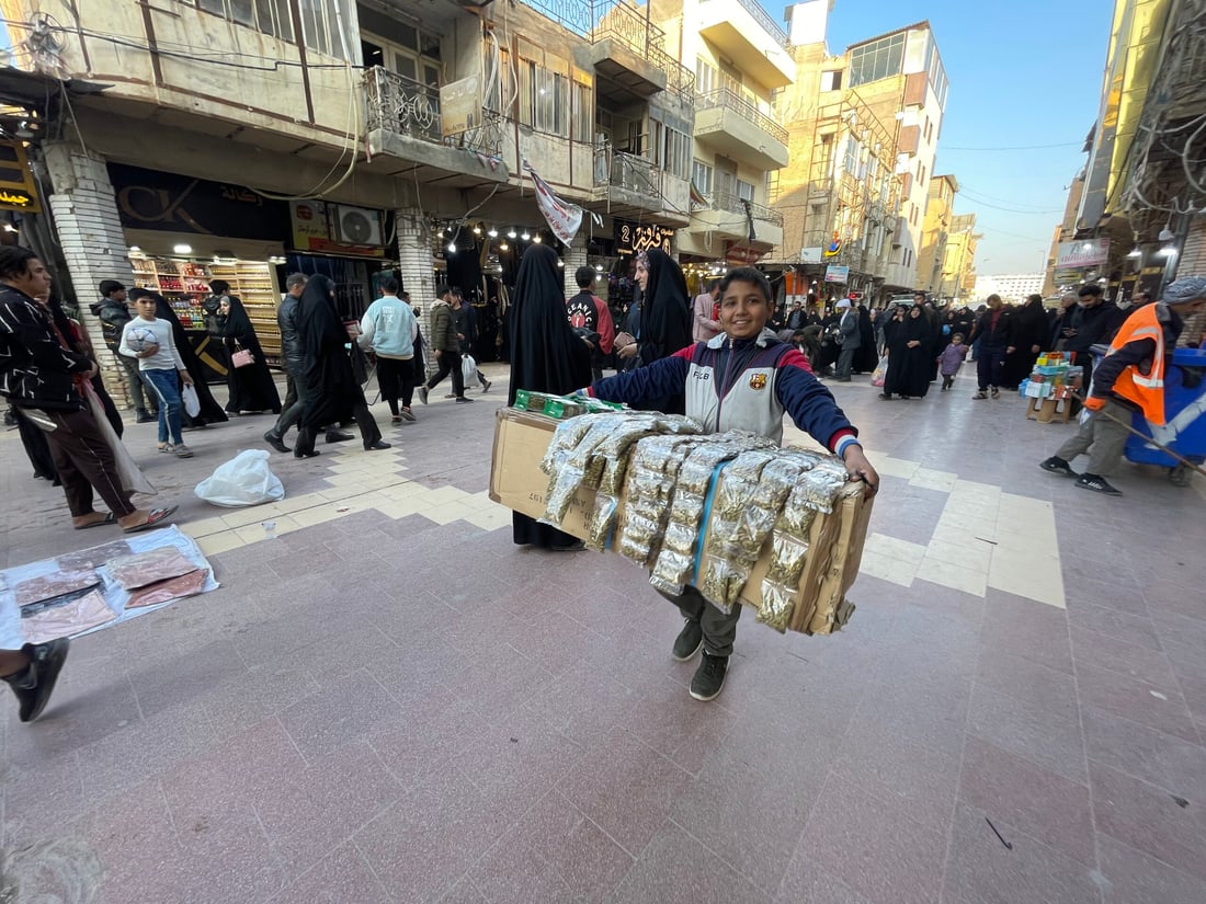 إنه أكثر مكان إثارة للمتاعب.. بلدية النجف في كر وفر مع بسطات شارع الصادق