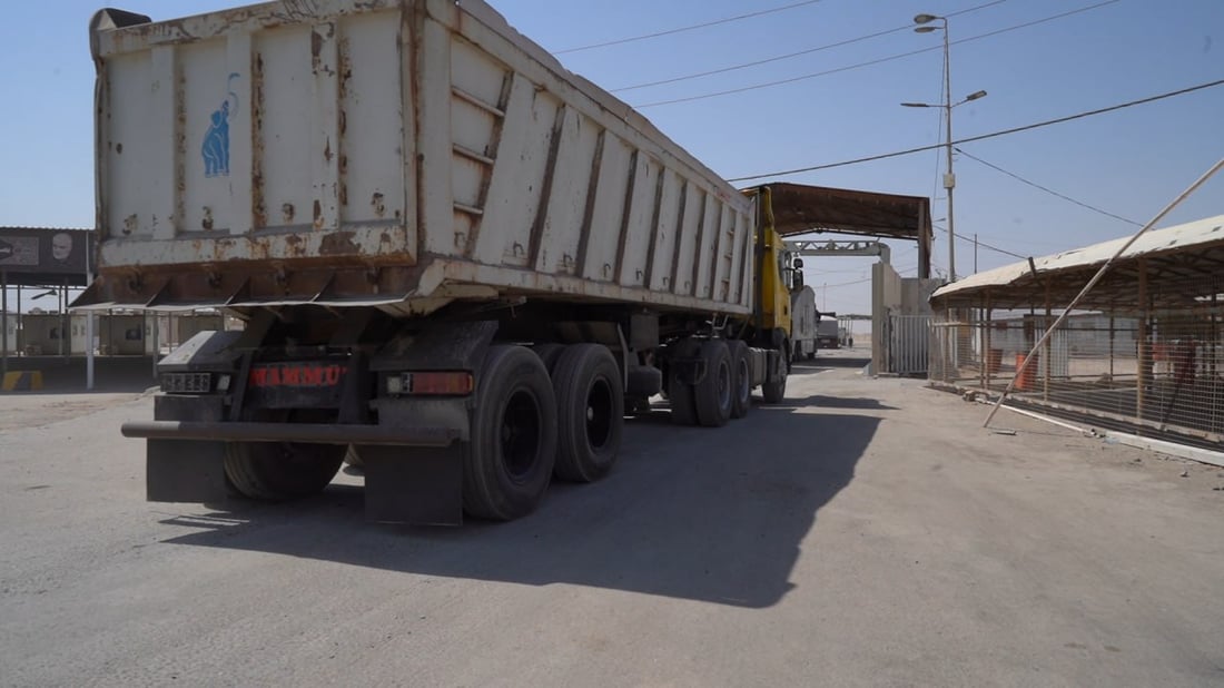 صور: إحصائية أسبوعية لحركة المسافرين والشاحنات عبر منفذ الشلامجة الحدودي مع إيران