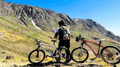 Cycling team conquers Mount Halgurd, Kurdistan Region’s second-highest peak