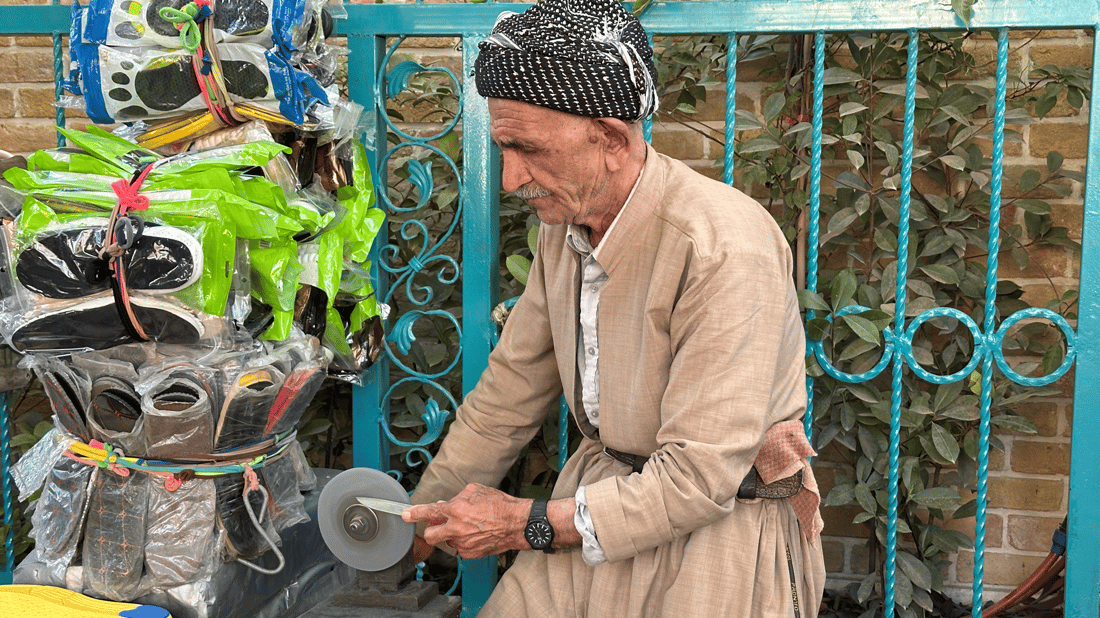 چەقۆ فرۆشتن بژێوی مام مەجیدی 79 ساڵ دابیندەكات
