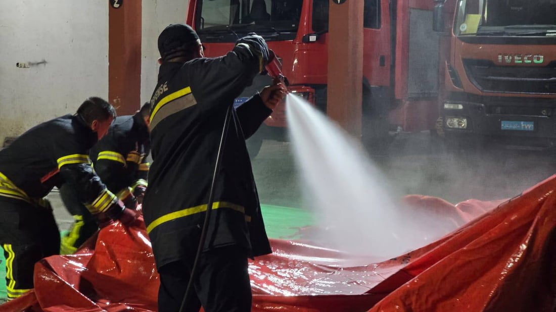 هەر بەو ئاوەی ئاگر دەکوژێننەوە کەرەستەکانیشیان خاوێن کردەوە 