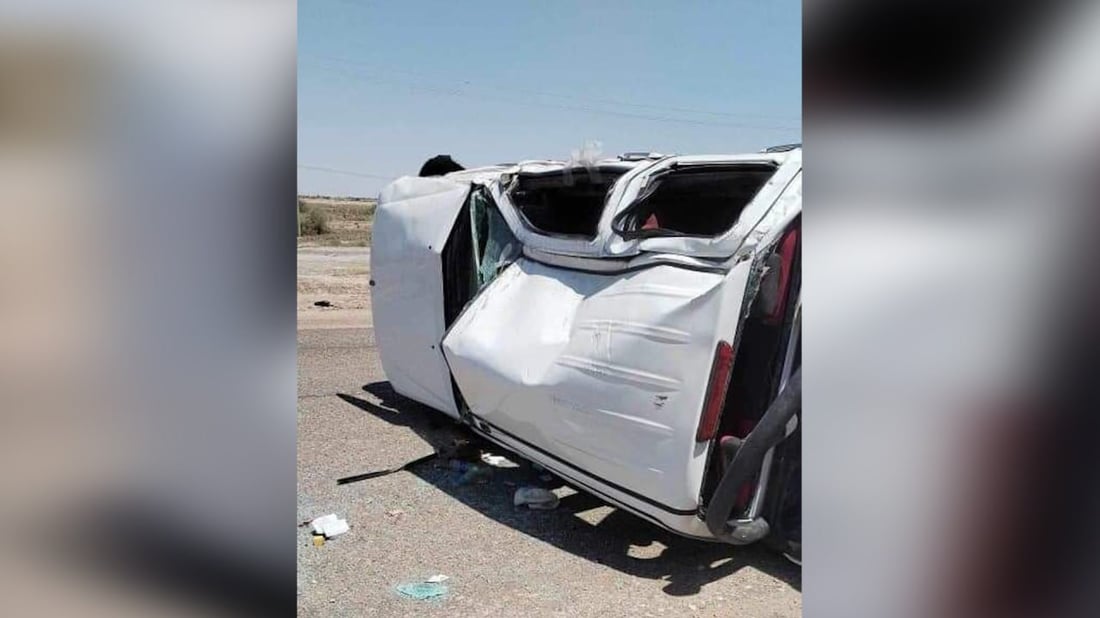 مصرع شخصين أحدهما منتسب وإصابة 5 من عمال النجارة بانقلاب سيارة جنوب المثنى