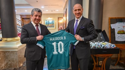 درجال يمنح مسرور بارزاني قميص المنتخب “رقم 10”
