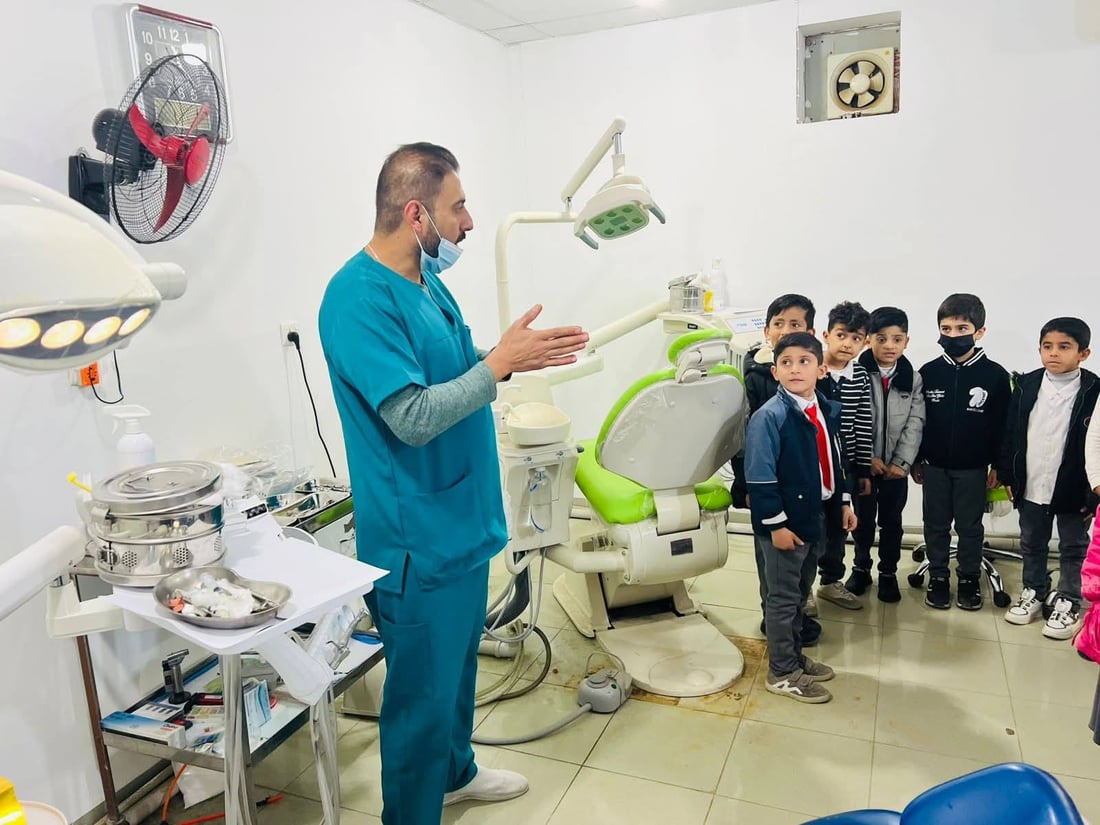 نه‌خۆشخانه‌ى ته‌قته‌ق منداڵانى قه‌زاكه‌ى فێری ددان شووشتن ده‌كات