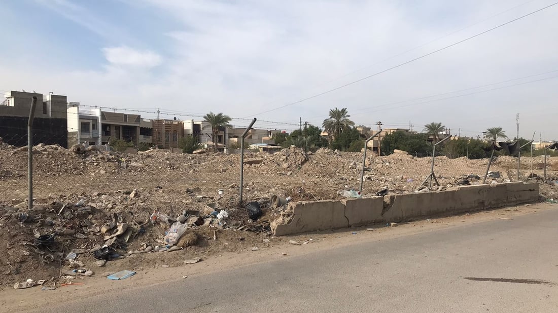 صور من حي السلام: حديقة بين 3 أحياء بغدادية صارت مكباً.. والبلدية تنتظر الأمانة