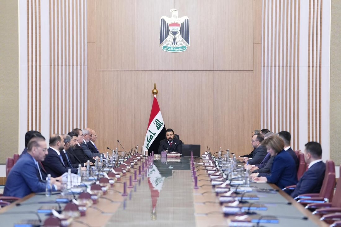 الزيدي يترأس أولى جلسات مجلس الوزراء.. توجيهات للوزارات كافة