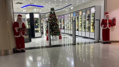 Baghdad’s Mansour district prepares for New Year’s Eve celebrations