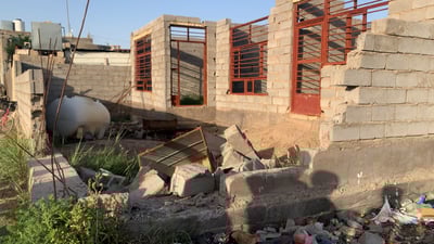 مشاهد من عملية هدم المنازل في أبو غريب.. والسكان يتحدثون عن “سياسية عراقية”