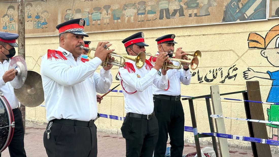 صور: مراكز اقتراع البصرة تستقبل الناخبين بالأناشيد الوطنية