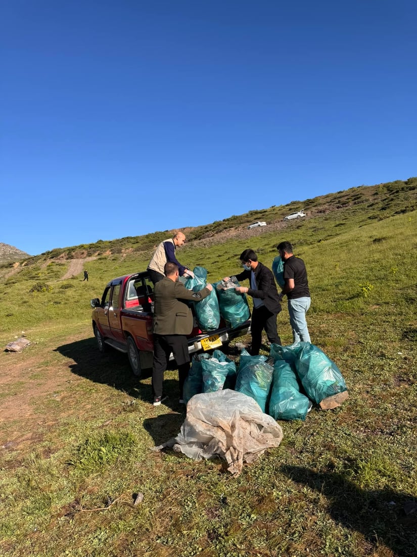 ژینگه‌دۆستان چیای گۆشینەى برادۆستیان پاككرده‌وه‌