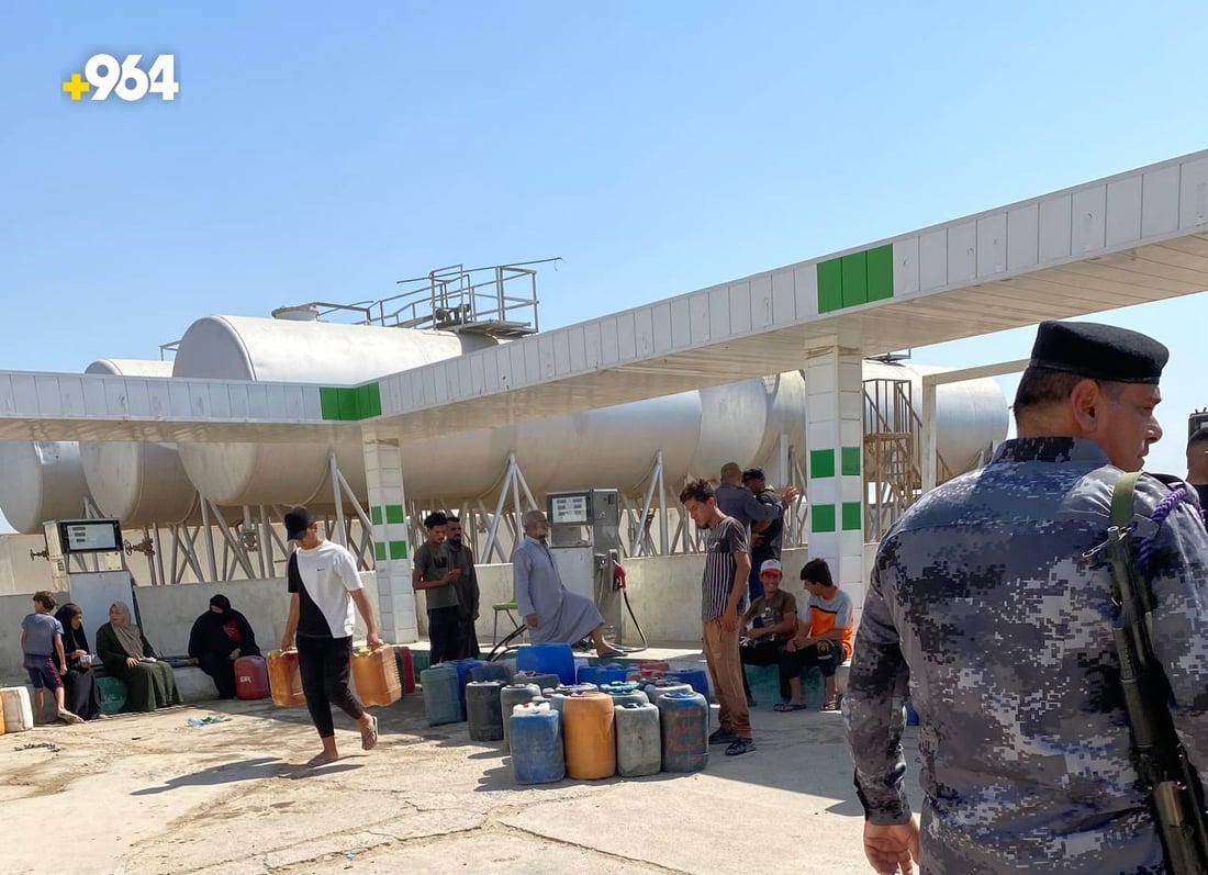 مشاكل الشتاء تبدأ مبكّراً في أبو غريب.. طابور النفط الأبيض يستمر لساعات (فيديو)