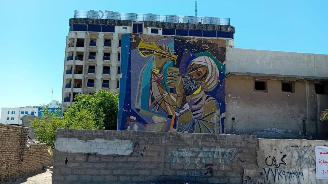 لجنة من الثقافة تجري كشفاً لجدارية “ابن سينا” والوزير يخاطب الأمانة لإيقاف الهدم