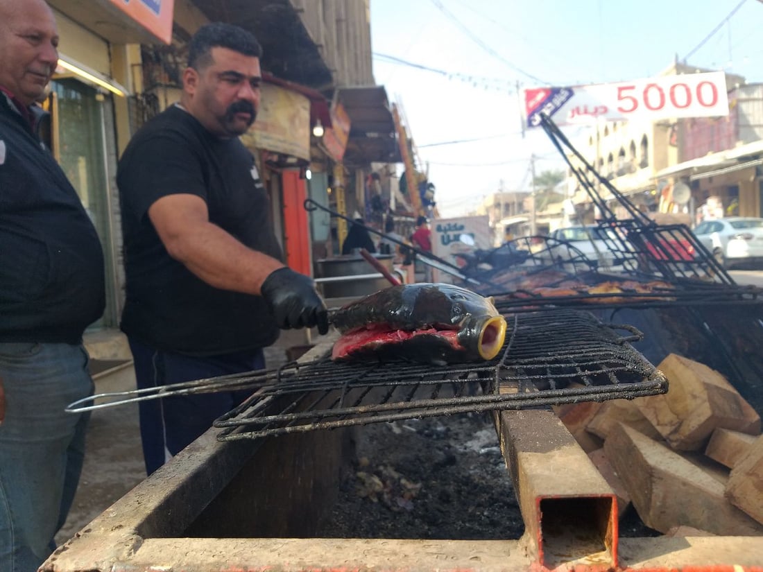 المسكوف “سمك مدخن” لا يشوى بلهب النار (صور)