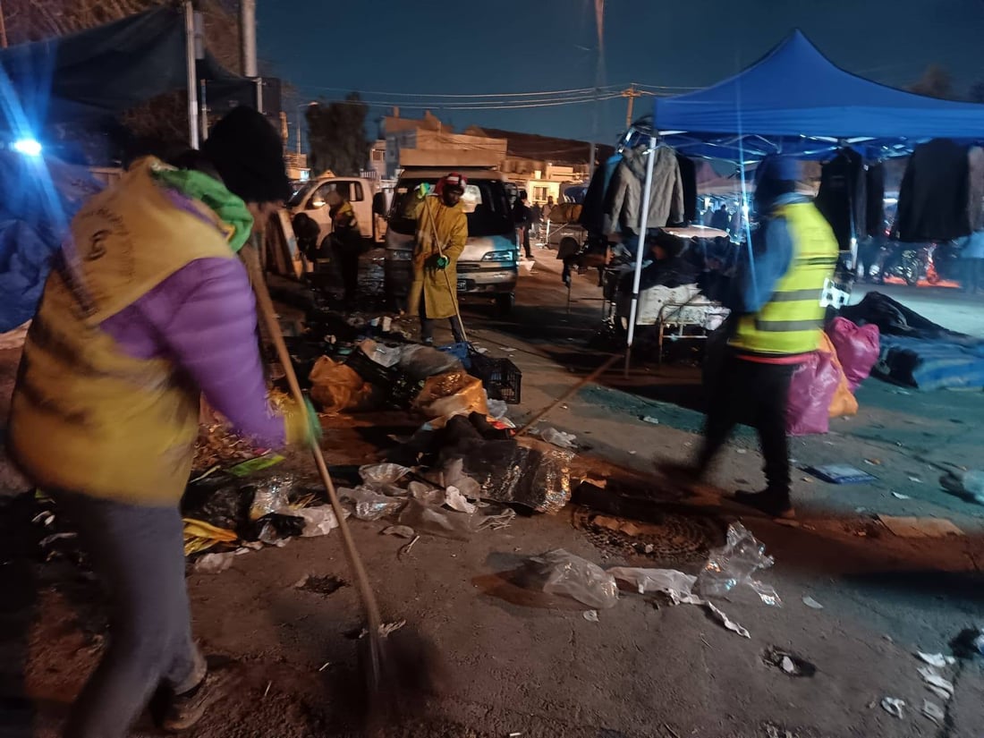 ژینگەپارێزان ناو بازاڕی هەولێریان پوخت و خاوێن کردەوە