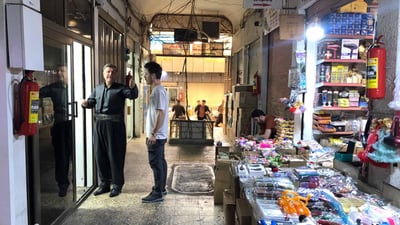 بازاڕی دۆلارەکەی هەولێر بۆ رێگری لە ئاگر کەوتوونەتە خۆیان