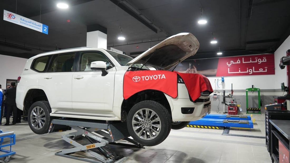 سيارات كهربائية بالتقسيط و”هايلوكس” للمزارعين.. تويوتا تفتتح مركز خدمات في الكوت