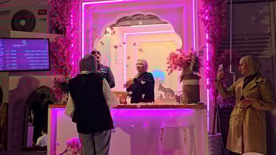 لون زهري أحبته البنات.. آيس كريم الورد السعودي ينتقل للعراق