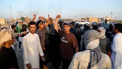 فيديو: السماوة تلتحق بالمدن المحتجة على الكهرباء.. آل هادي أغلقوا طريق الخضر