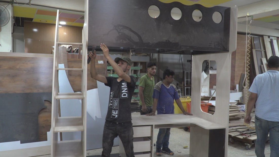 أرقام من بابل: بقيت 8 ورش نجارة فقط تحاول تقليد الماليزي والتركي لإقناع الزبائن