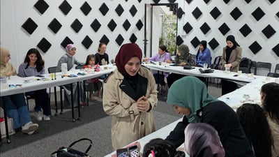 فيديو: 2500 امرأة في الموصل يشتركن في “نادي السيدات”.. علاج بالفن وأشياء أخرى