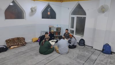 لە مزگەوتێکی کەلار چەند گەنجێک چوونەتە خەڵوەتەوە