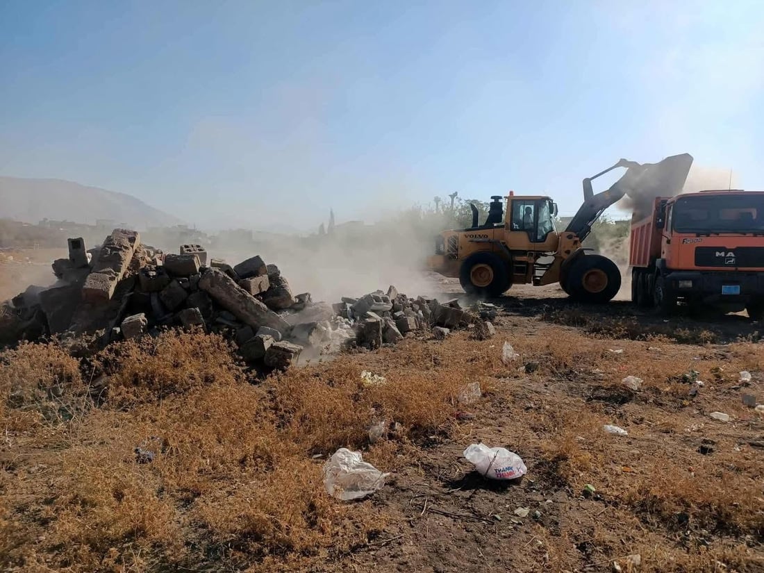 حاجیاوا لە پاشماوەی خانووبەرە پاک دەکرێتەوە