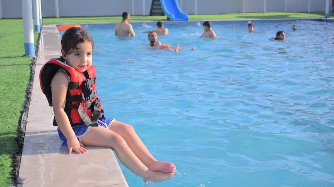 صور من المدينتين خلال صيف المثنى: السماوة في المسابح.. والرميثة في “القزويني”