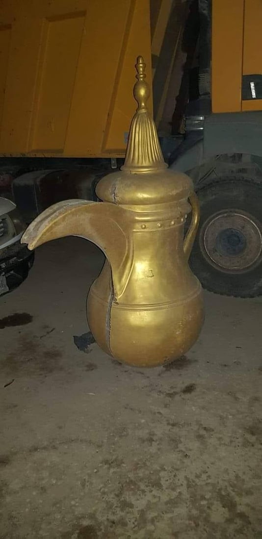 بسبب العواصف وخليجي 25.. اختفت “الدلة” والفناجين من ميدان عفج (صور)