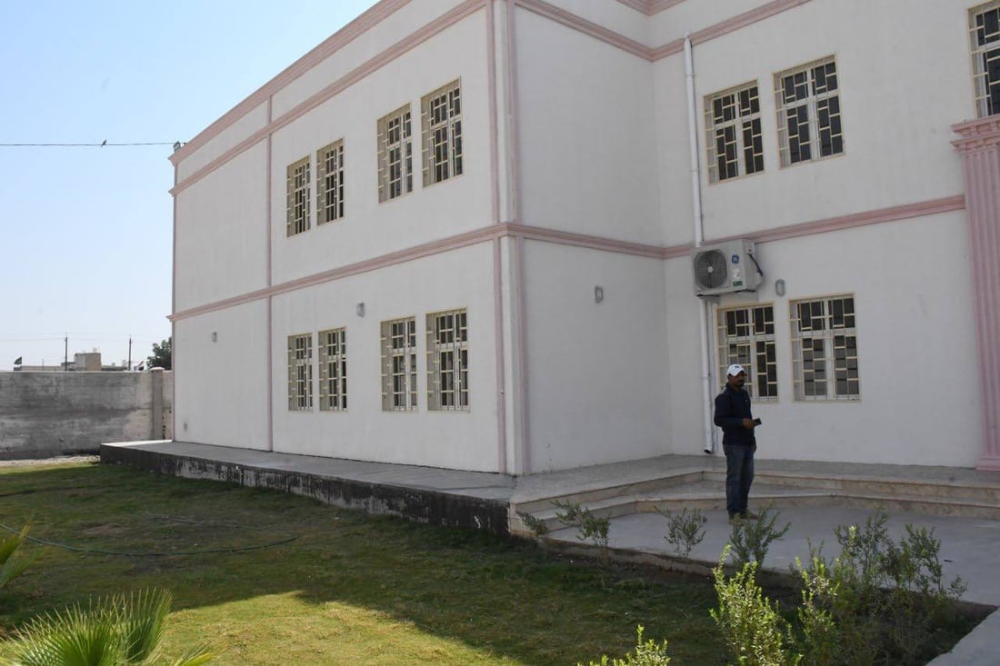 صور: تلاميذ النجف يودعون المدارس الكرفانية.. التربية افتتحت مدرسة “الشهيد نصرالله”