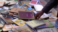شباب المتنبي يظنون أنهم آخر جيل يقرأ.. إقبال على شعر درو...