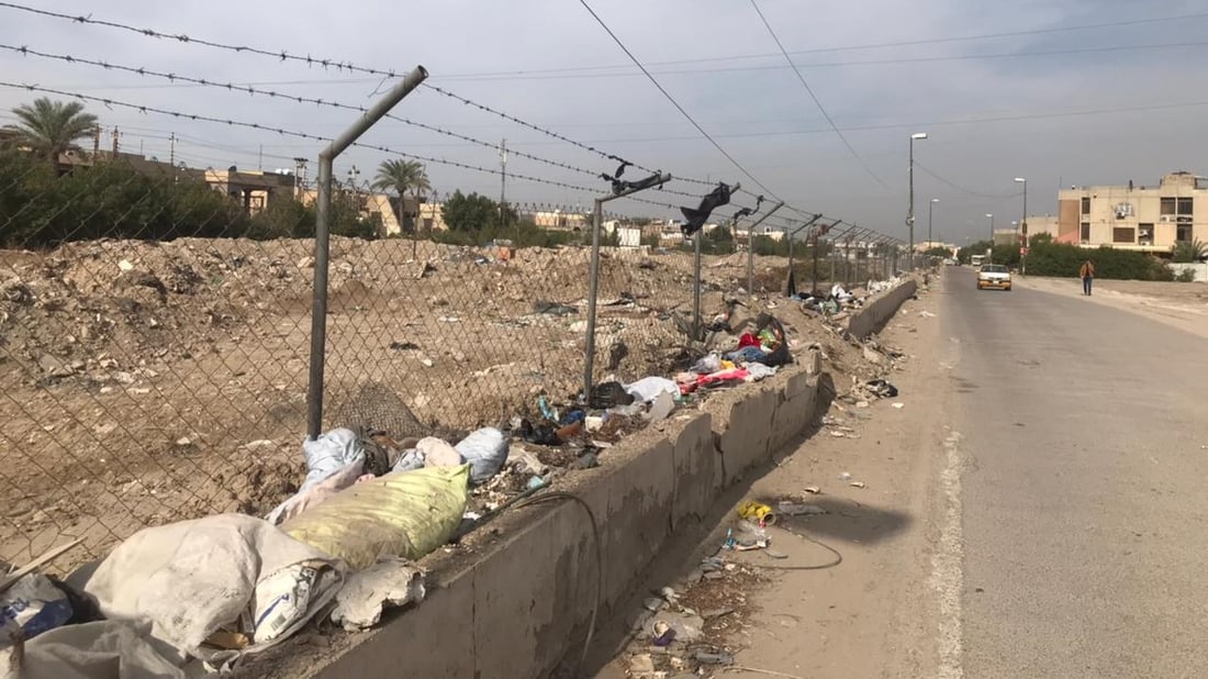 صور من حي السلام: حديقة بين 3 أحياء بغدادية صارت مكباً.. والبلدية تنتظر الأمانة