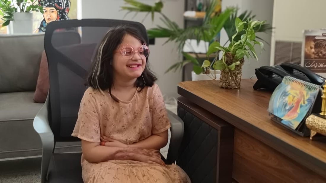 قوتابییە بریندارەکەی کونەماسی بە گوڵ سوپاسی پەروەردەی رۆژئاوا دەکات