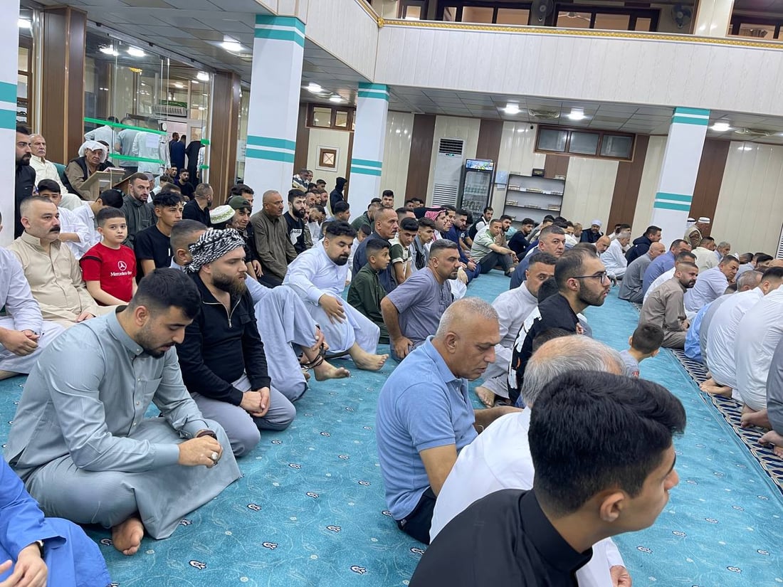 صور من جامع “الحاجة صبرية” في كركوك.. الشيخ “ديار” دعا إلى الصدق وصلة الأرحام