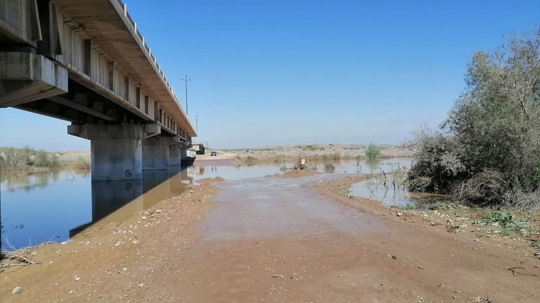 جسر “كسول” يربط بين نينوى وكركوك .. ينام 8 ساعات كل يوم