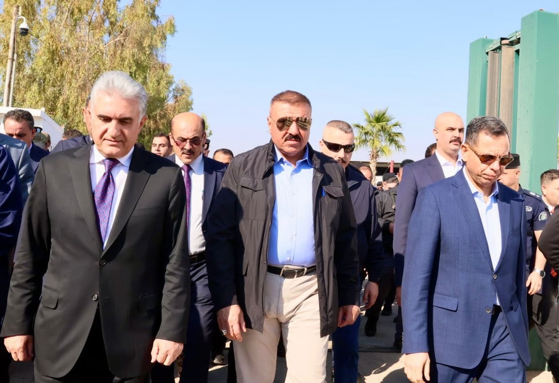 صور: وزير الداخلية ورئيس المخابرات يتفقدان حقل كورمور بعد الهجوم