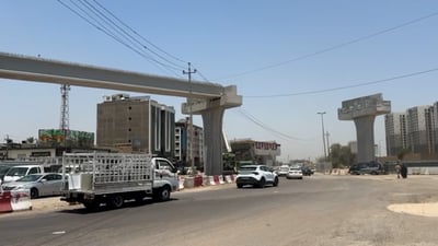 “كل العراق يمر من هنا وسنتحمل الزحام”.. مجسر في بغداد يثير تفاعل الدورة (فيديو)